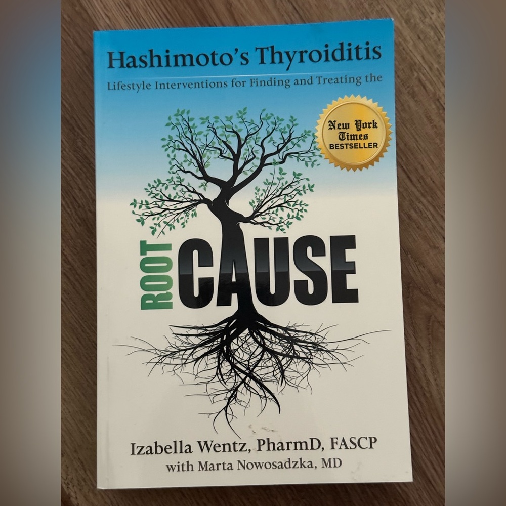 Hashimoto's Thyroiditis: Lifestyle Interventions Softcover Book